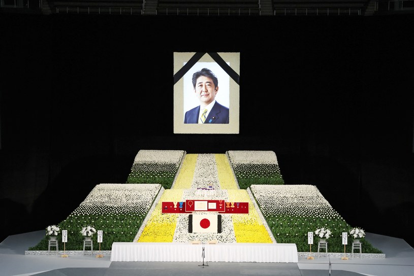 Pogrzebowe uroczystości państwowe odbyły się w Nippon Budokan w Tokio, 27 września 2022 roku /Takashi Aoyama / POOL / AFP /AFP