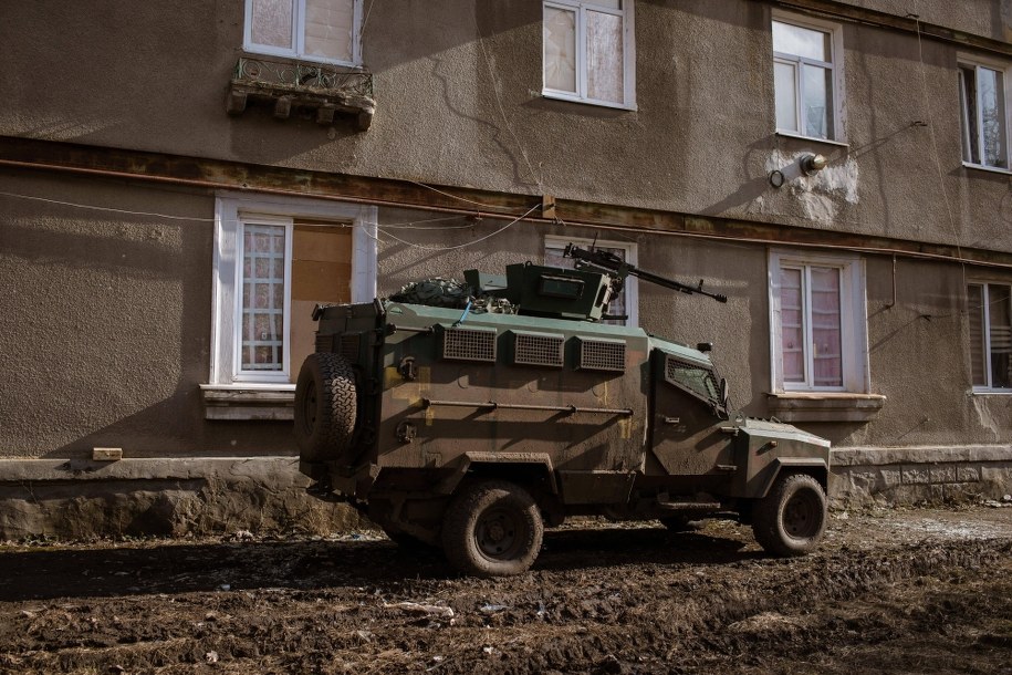 Pojazd opancerzony w Czasiw Jarze /AA/ABACA /PAP/Abaca