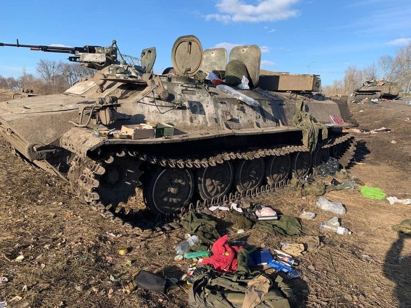Pojazd porzucony przez rosyjskich żołnierzy w trakcie ukraińskiej zasadzki pod Charkowem Fot. u/YungChacy/Reddit /materiał zewnętrzny