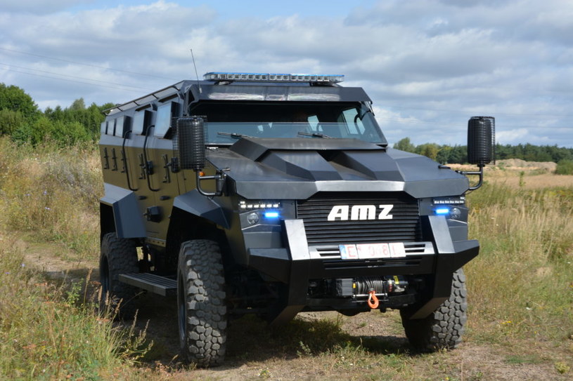 Pojazd TUR opracowany przez AMZ Kutno wspomaga Straż Graniczną /AMZ-KUTNO S.A