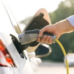 Pojazdy elektryczne nie zagrażają pieszym bardziej niż spalinowe