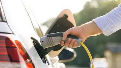 Pojazdy elektryczne nie zagrażają pieszym bardziej niż spalinowe