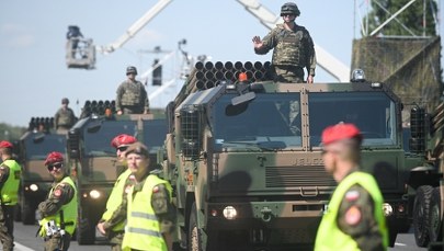 Pojazdy wojskowe na drogach. Armia apeluje i ostrzega