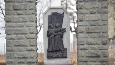 Pójdą z młotami na sowiecki pomnik?