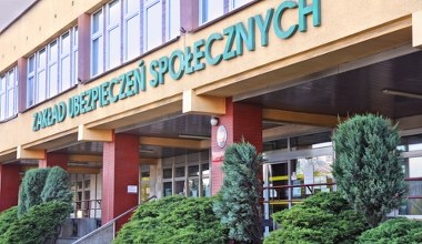 Pojechała na pogrzeb i straciła zasiłek. Sprawa znalazła finał w sądzie