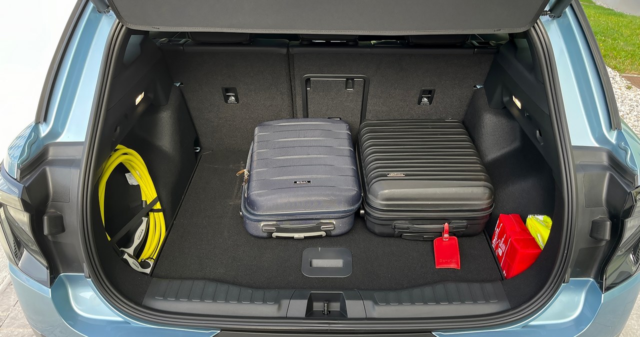 Pojemność bagażnika przy niezłożonych siedzeniach wynosi 450 litrów. /Krzysztof Mocek /INTERIA.PL