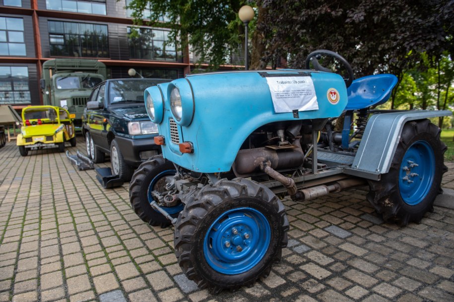 Pokaz pojazdów „made in Politechnika” na parkingu przed Centrum Innowacji i Zaawansowanych Technologii Politechniki Lubelskiej /Wojtek Jargiło /PAP