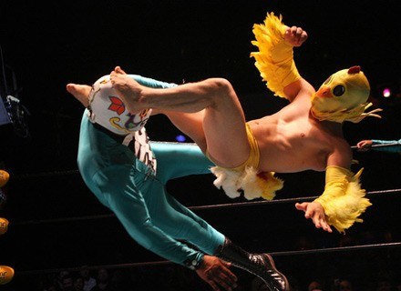 Pokaz tradycyjnego meksykańskiego wrestlingu, Los Angeles, 5 maj 2009 rok /AFP