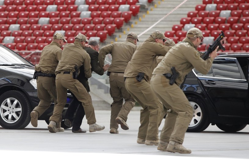 Pokaz Żandarmerii Wojskowej na PGE Stadion Narodowy przed szczytem NATO /Stefan Maszewski /Reporter