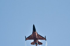 Pokazy Air Show w Radomiu przyciągnęły tłumy fanów lotnictwa