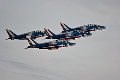 Pokazy Air Show w Radomiu przyciągnęły tłumy fanów lotnictwa