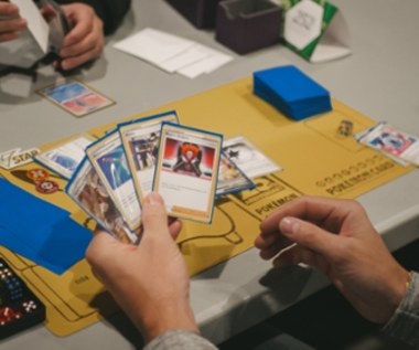 Pokemon TCG Pocket zarabia kokosy! Dochód przekroczył podobno 120 milionów dolarów