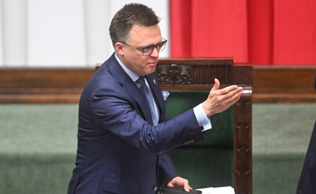 "Pokładają nadzieję w oszołomach". Hołownia atakuje młodych