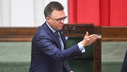 "Pokładają nadzieję w oszołomach". Hołownia atakuje młodych