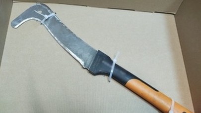 Pokłócili się o wędzony boczek. Rzucił maczetą w kolegę 