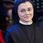 Pokochały ją miliony widzów. Słynna zakonnica zrzuciła habit. Dziś zaskakuje wyglądem