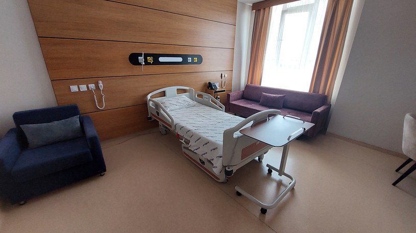 Pokoje szpitalne wyglądają dobrze nawet w publicznych placówkach /Bartosz Kicior /Archiwum autora