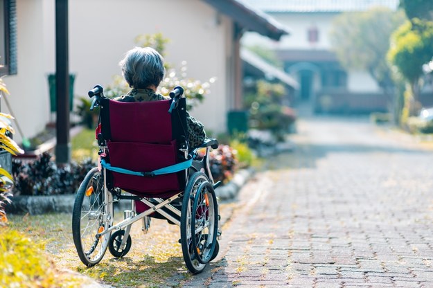 Pokonali koronawirusa, teraz grozi im Alzheimer?