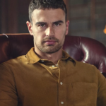 Theo James Pokręcony brytyjski kryminał Netfliksa. Najnowsze odcinki już wkrótce