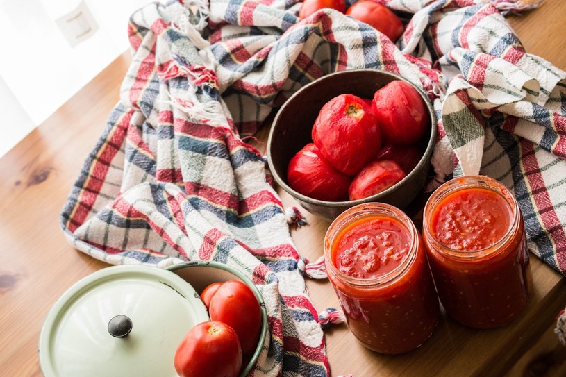 Pokrój na ćwiartki i zagotuj. Domowy ketchup przekona nawet największego niejadka