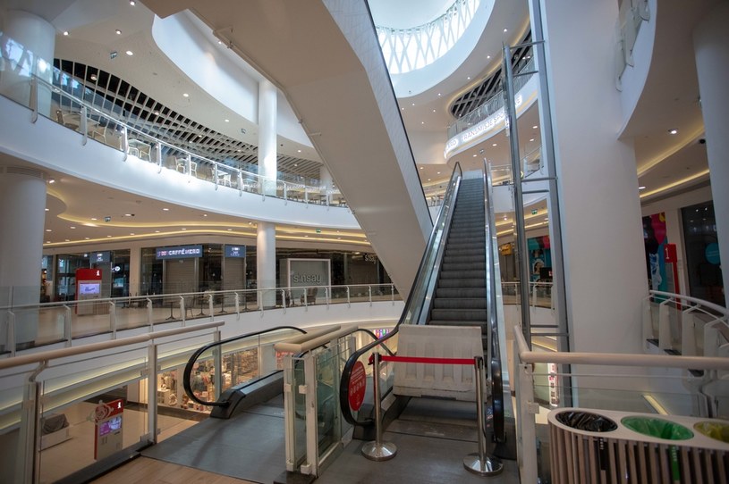 Pół miliona pracowników wróci do galerii handlowych... /Feliks Herauf /Getty Images