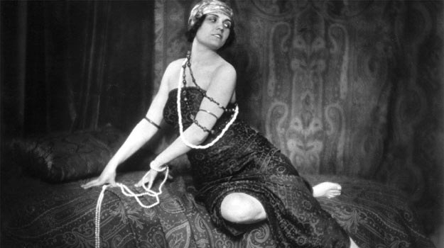 Pola Negri w debiucie kinowym "Niewolnica zmysłów" (1914) /