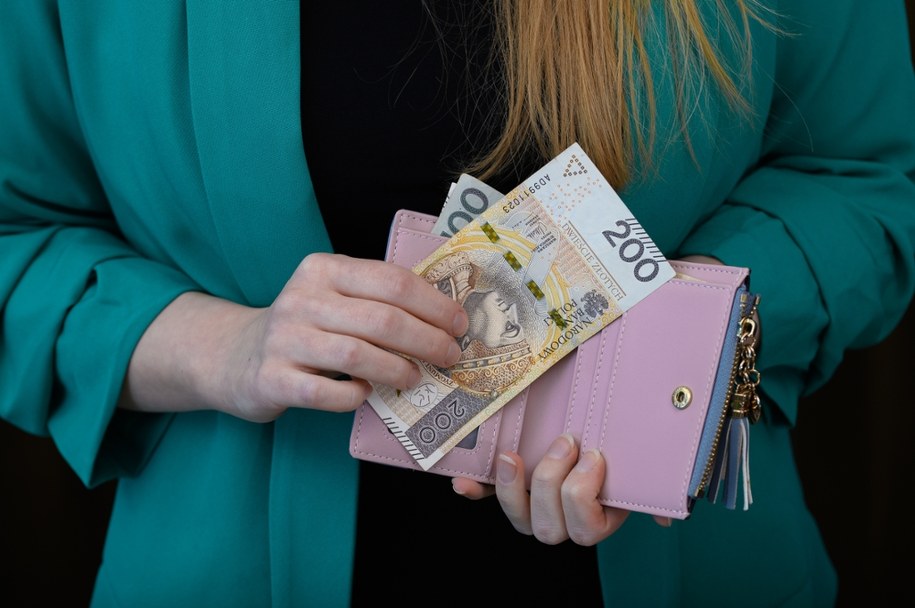 Chcesz wiedzieć, ile zarabiają twoi znajomi? Nie jesteś jedyny