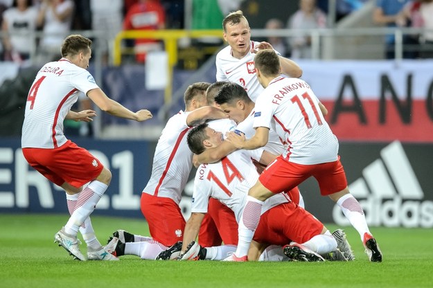 Polacy cieszą się z gola Łukasza Monety /PAP/Wojciech Pacewicz /PAP
