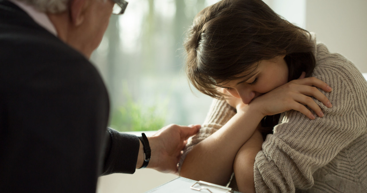 Polacy coraz chętniej korzystają z pomocy psychiatrów, choć dla wielu z nas to wciąż tabu /123RF/PICSEL