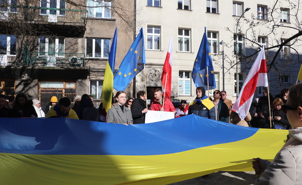 Polacy i Ukraińcy protestują przed konsulatem Federacji Rosyjskiej w Krakowie