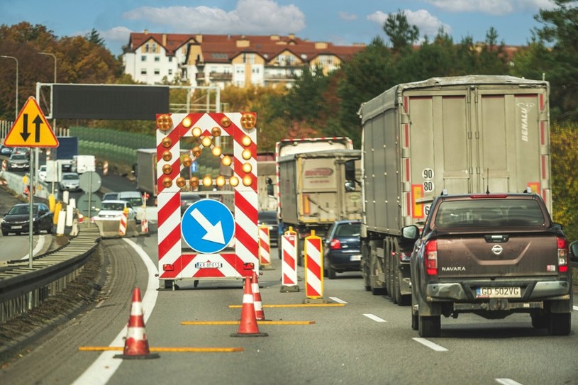 Polacy jadą nad Bałtyk. Tysiące aut w tunelu, a potem wielki korek