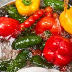 Polacy jedzą te rzeczy na potęgę. Są pełne substancji szkodliwych dla jelit