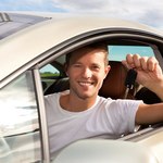 Polacy kupują rekordową liczbę samochodów i korzystają z leasingu