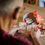 Polacy mają jasne zdanie w sprawie wprowadzenia euro. Tak zagłosowało 70 proc. 