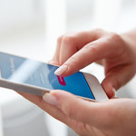 Polacy masowo dostają takie SMS-y. Kiedyś przychodziły tylko przed świętami