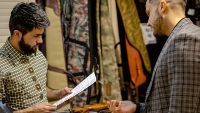 ​Polacy masowo kupują broń. Rekordowa liczba pozwoleń