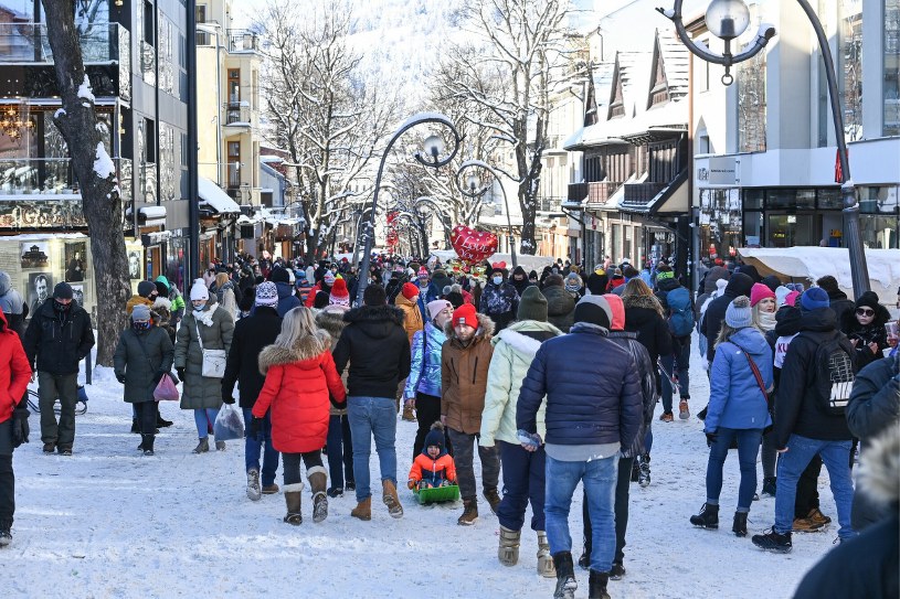 Polacy masowo rezerwują noclegi w Zakopanem na sylwestra. "Powariowali z tymi cenami"