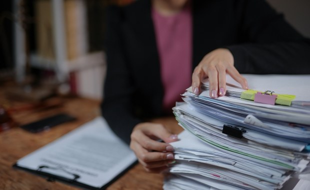 Polacy masowo składają wnioski o warunki zabudowy. Trwa walka z czasem