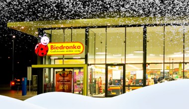 Polacy masowo szukają odmrażaczy i skrobaczek. Biedronka właśnie przeceniła hity