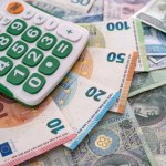 Polacy mniej chętni na pracę za granicą. Wyjazdy opłacają się głównie dwóm grupom
