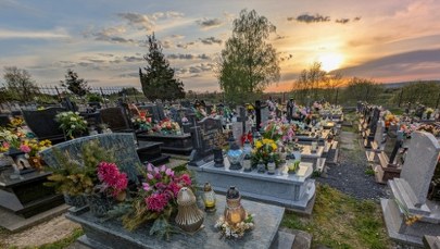 Polacy mogą odzyskać tysiące złotych z nielegalnych opłat cmentarnych!