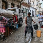 Polacy na wyspie objętej alertem. "MSZ nie ma możliwości zakazania wyjazdu"