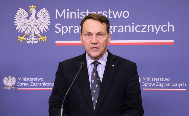 Polacy nie słuchają ostrzeżeń. Sikorski pokazał dane podróży na Bliski Wschód