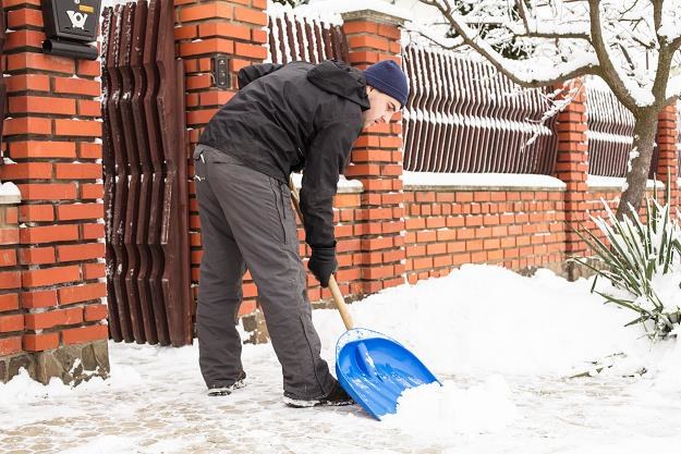 Polacy nie wiedzą, jakie kroki podjąć, żeby otrzymać tzw. zimowe odszkodowania /&copy;123RF/PICSEL