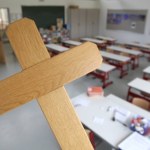 Polacy o lekcjach religii w szkole. Wyniki sondażu zaskakują