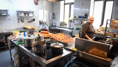 Polacy o pomocy uchodźcom. Raport Szlachetnej Paczki