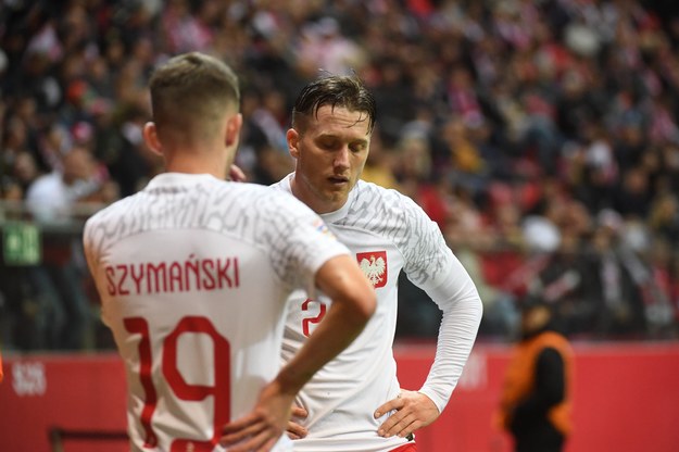 Polacy Piotr Zieliński (P) i Sebastian Szymański (L) podczas meczu grupy A4 piłkarskiej Ligi Narodów z Holandią w Warszawie /Andrzej Lange /PAP