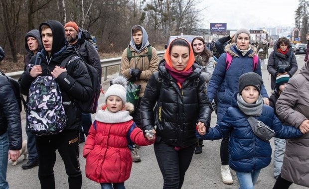 Polacy podzieleni ws. dalszej pomocy dla uchodźców z Ukrainy [SONDAŻ]