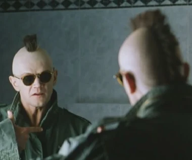 Polacy pójdą dziś późno spać. Polsat pokaże kultową komedię