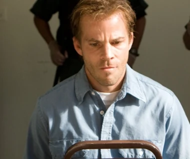 Polacy pójdą dzisiaj późno spać. Poruszający film więzienny w telewizji